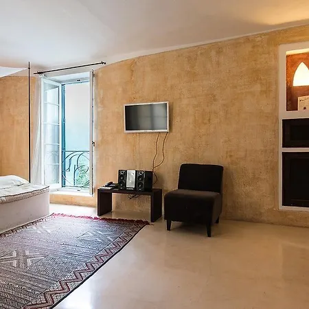 فندق Tres Sants 4*