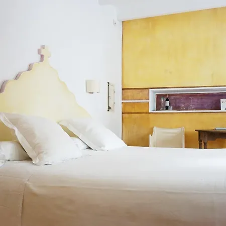 Tres Sants Otel